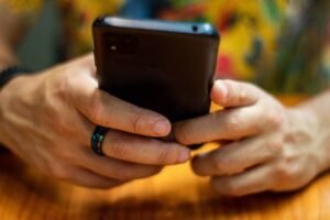 Discover Celular Readmi, a high-performance smartphone with advanced cameras, long-lasting battery, and modern features for daily use.